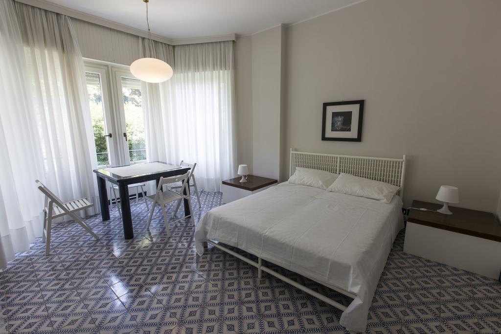 Apartamento Poggio Fiorito Rapallo Habitación foto